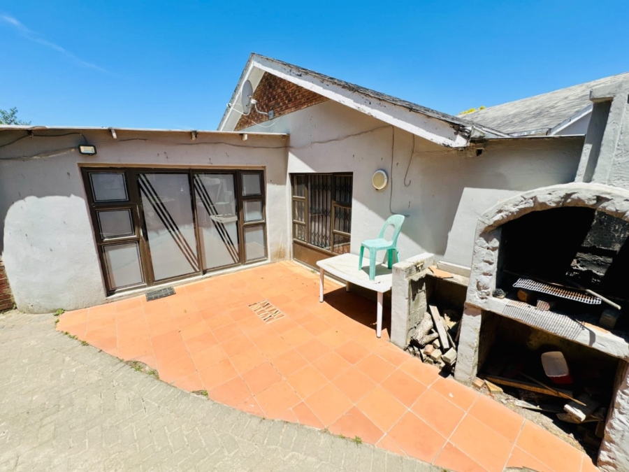 10 Bedroom Property for Sale in Amalinda Eastern Cape